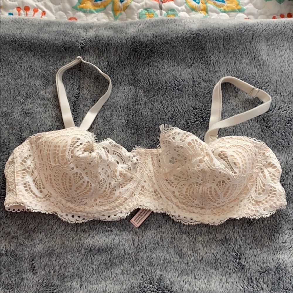 Victoria’s Secret unlined lace bra